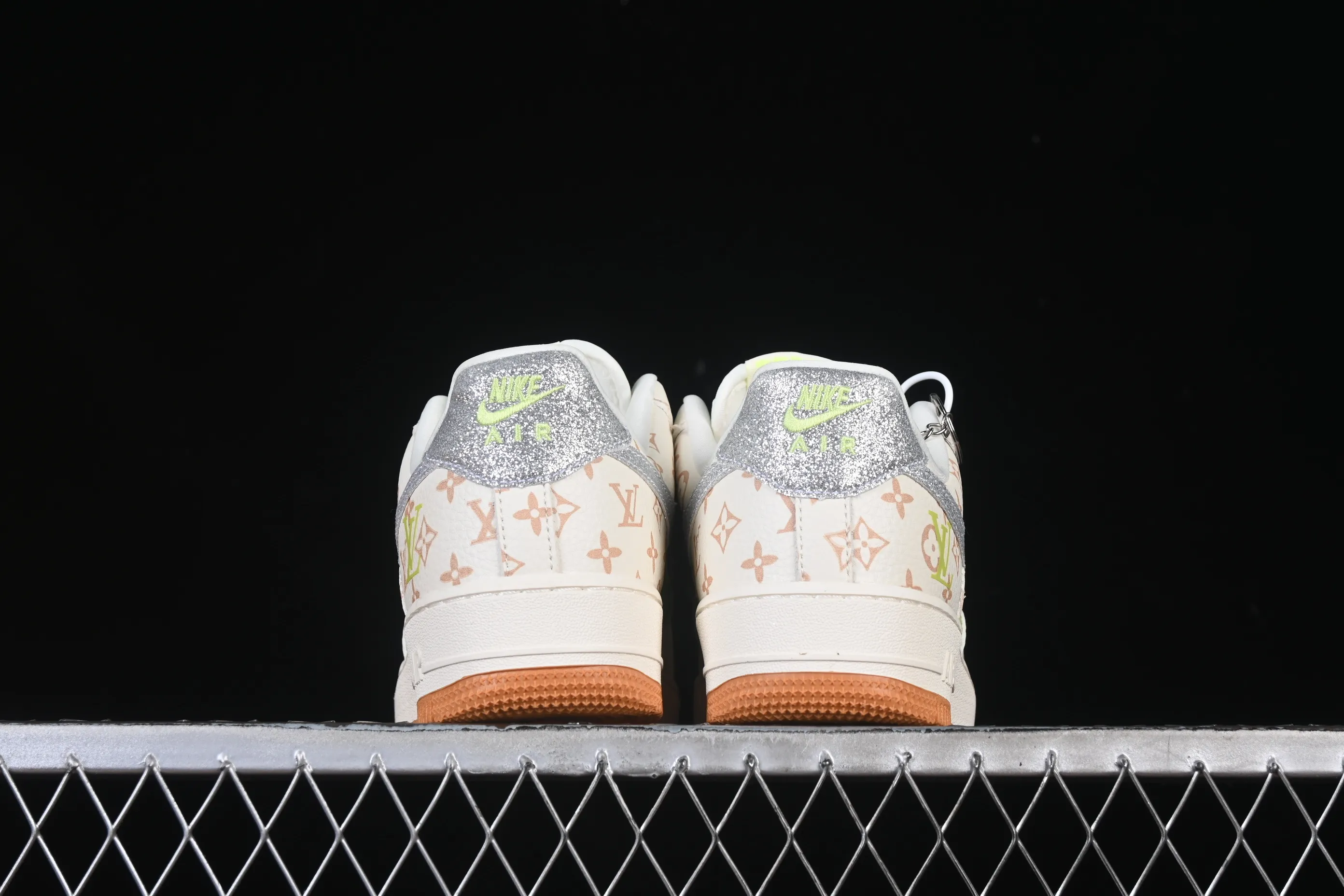 All categories Nk Air Force 1 Air Force series Nk Air Force 1 Low Air Force low-top Nike Air Force 1'07 Low LV joint Apple green silver hook Air Force 1 low-top casual sneakers DF0188-079